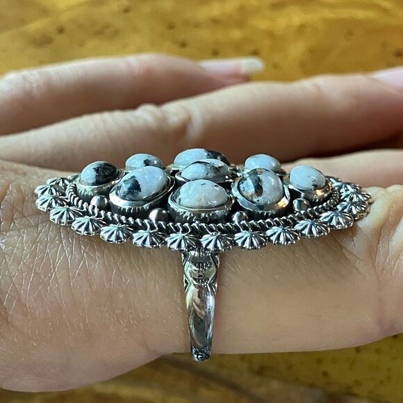Natural White Buffalo Sterling Silver Cocktail Ring Size 8 - Picture 3 of 9